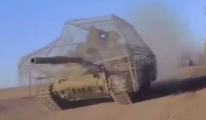 画面曝光！乌媒：俄军坦克加装笼形格栅装甲，需更多手段才能摧毁