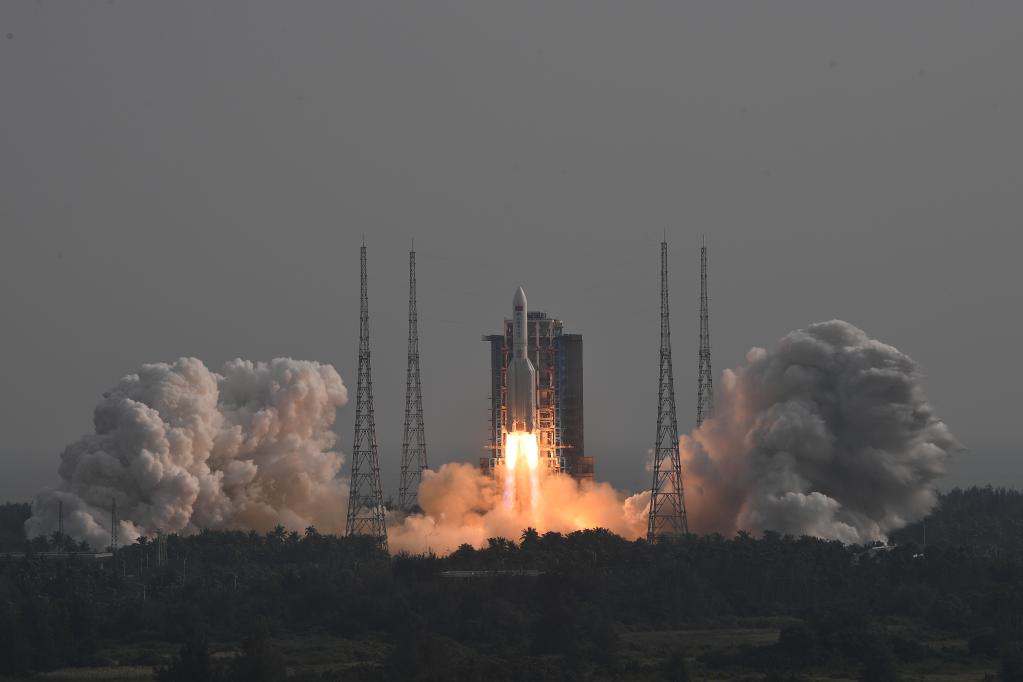 中国空间站梦天实验舱发射升空