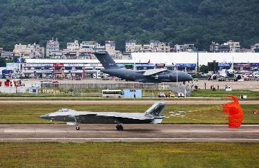 机遇与信心 “蓝天盛会”见证中国航空航天发展