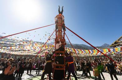 新华全媒＋·新春走基层丨四川：夹金山下藏族群众欢度“上九节”