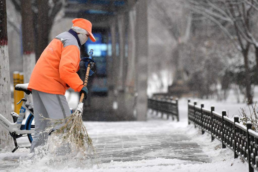 甘肃多地迎来首场春雪