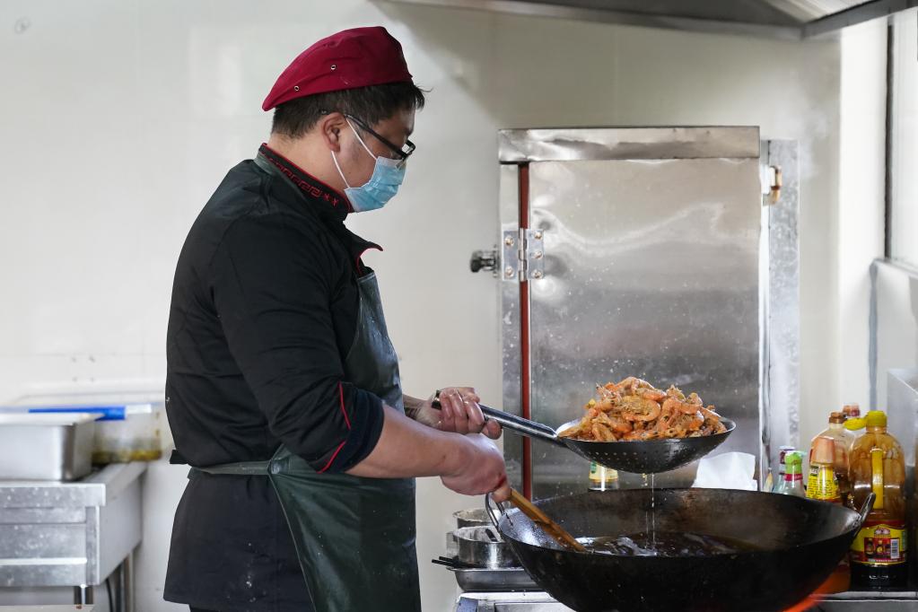 江苏南通：社区食堂 幸福味道