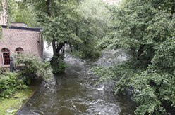 挪威强降雨引发洪水等灾害