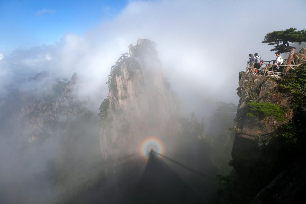 美丽中国｜安徽黄山：奇峰云海