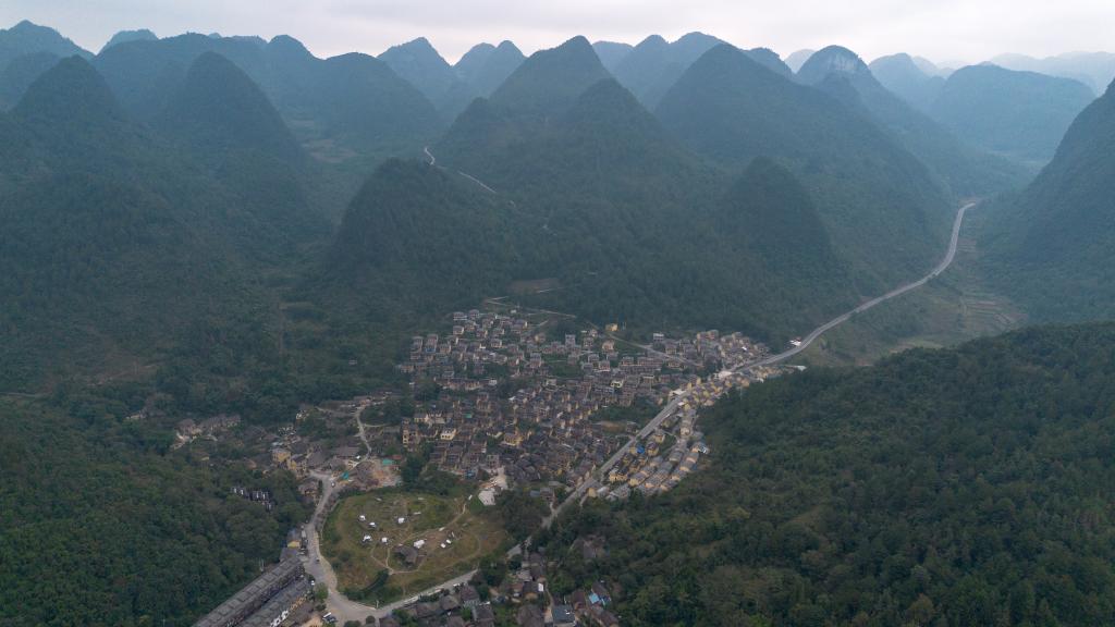 高质量发展调研行丨贵州荔波：绿水绕青山 瑶山引客来