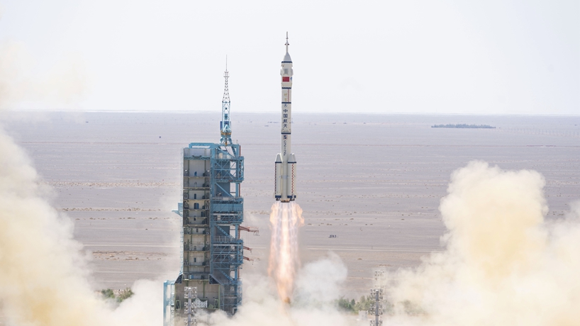 乘舟巡宇探天河——神舟十四号飞天纪实