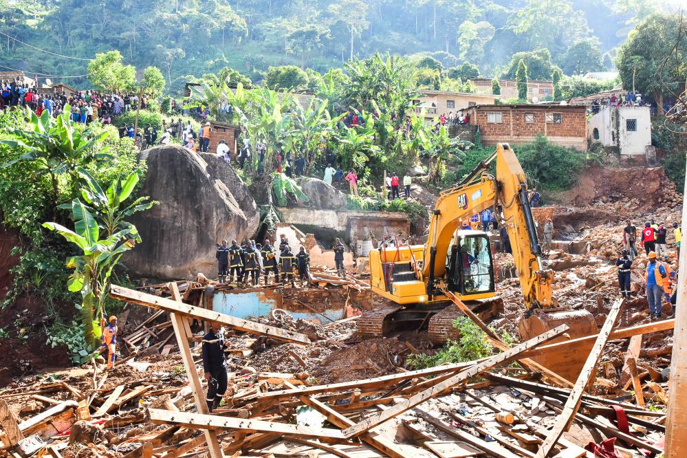 喀麦隆山体滑坡致27人死亡