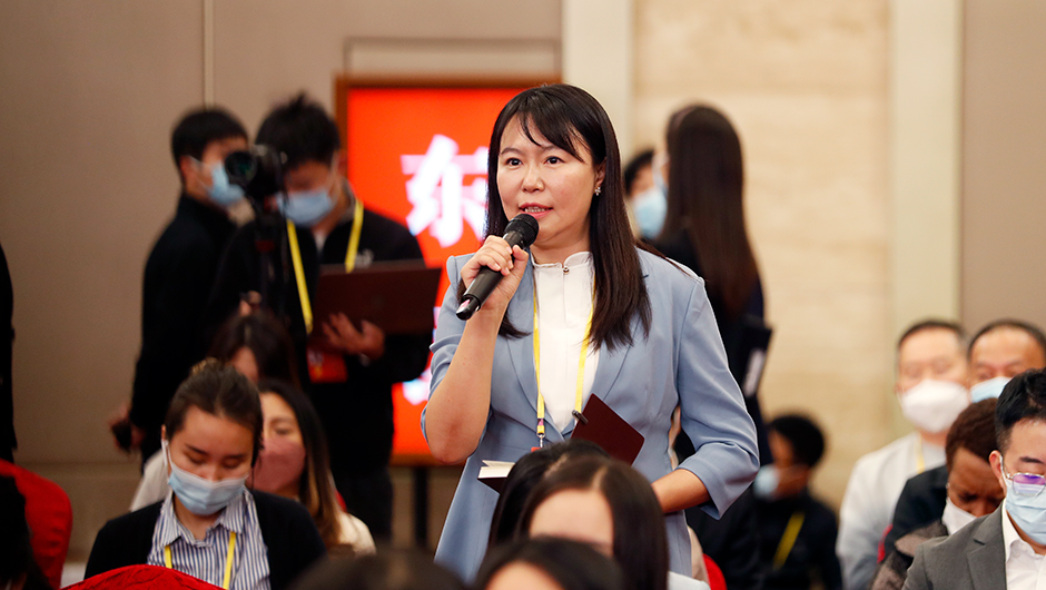 香港商报记者提问